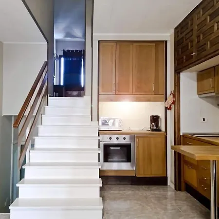 Apartman Modernes Mit Bergblick Und Grossen Pool